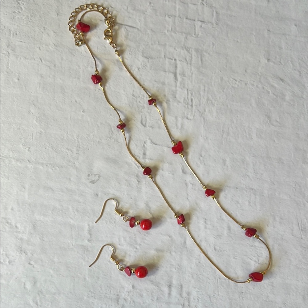 Elegant Red Howlite and Gold Necklace and Earring Set